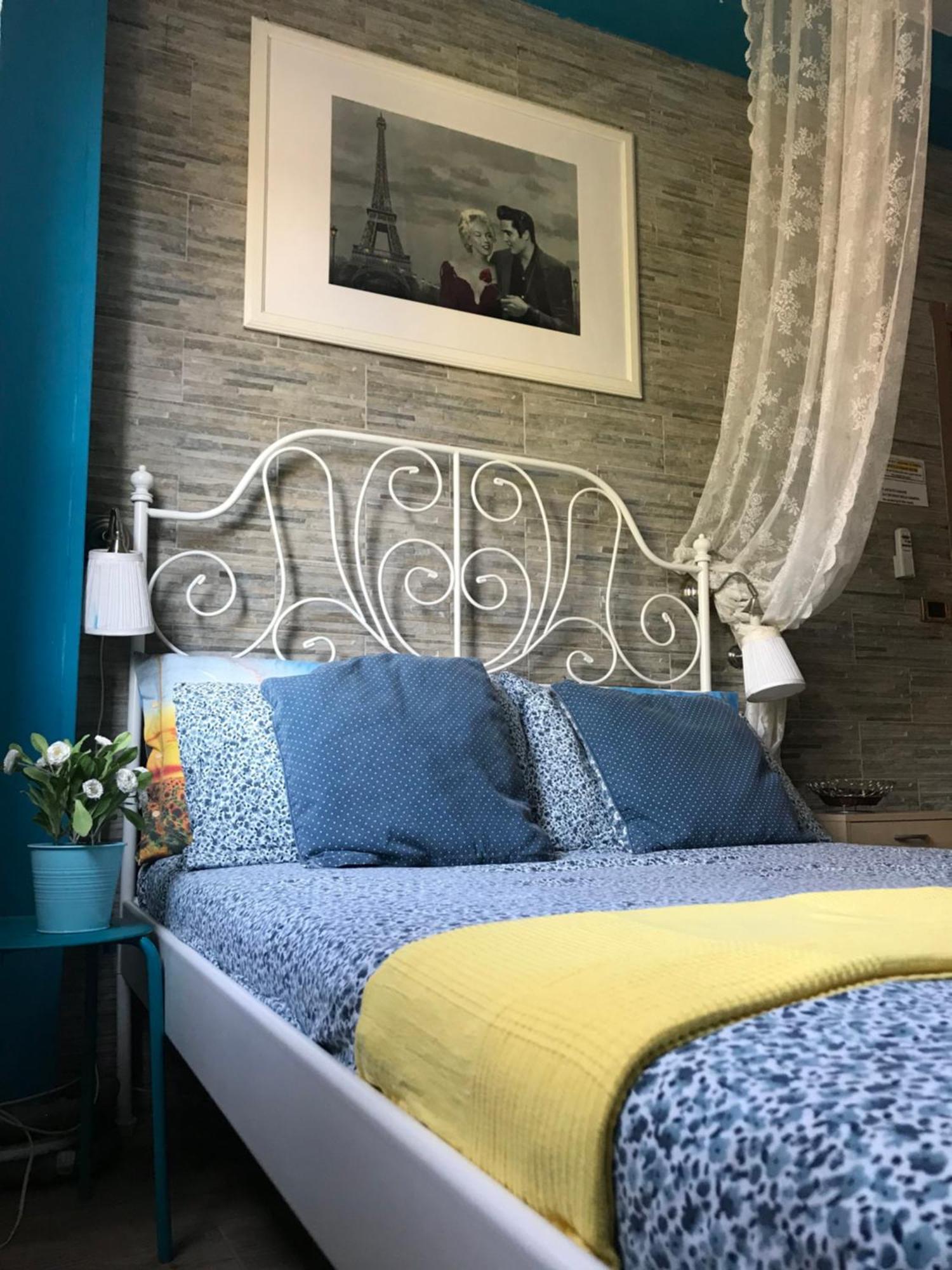 Europe Station Rooms Parma Bagian luar foto