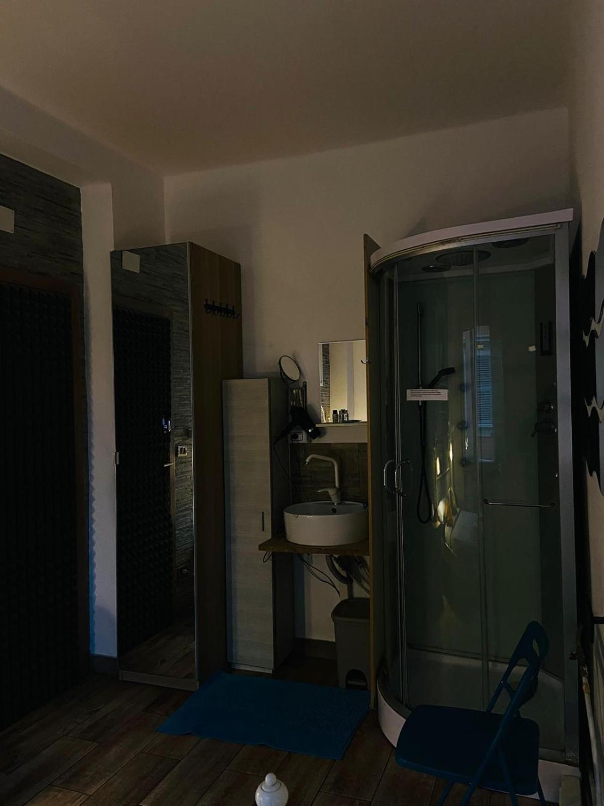 Europe Station Rooms Parma Bagian luar foto