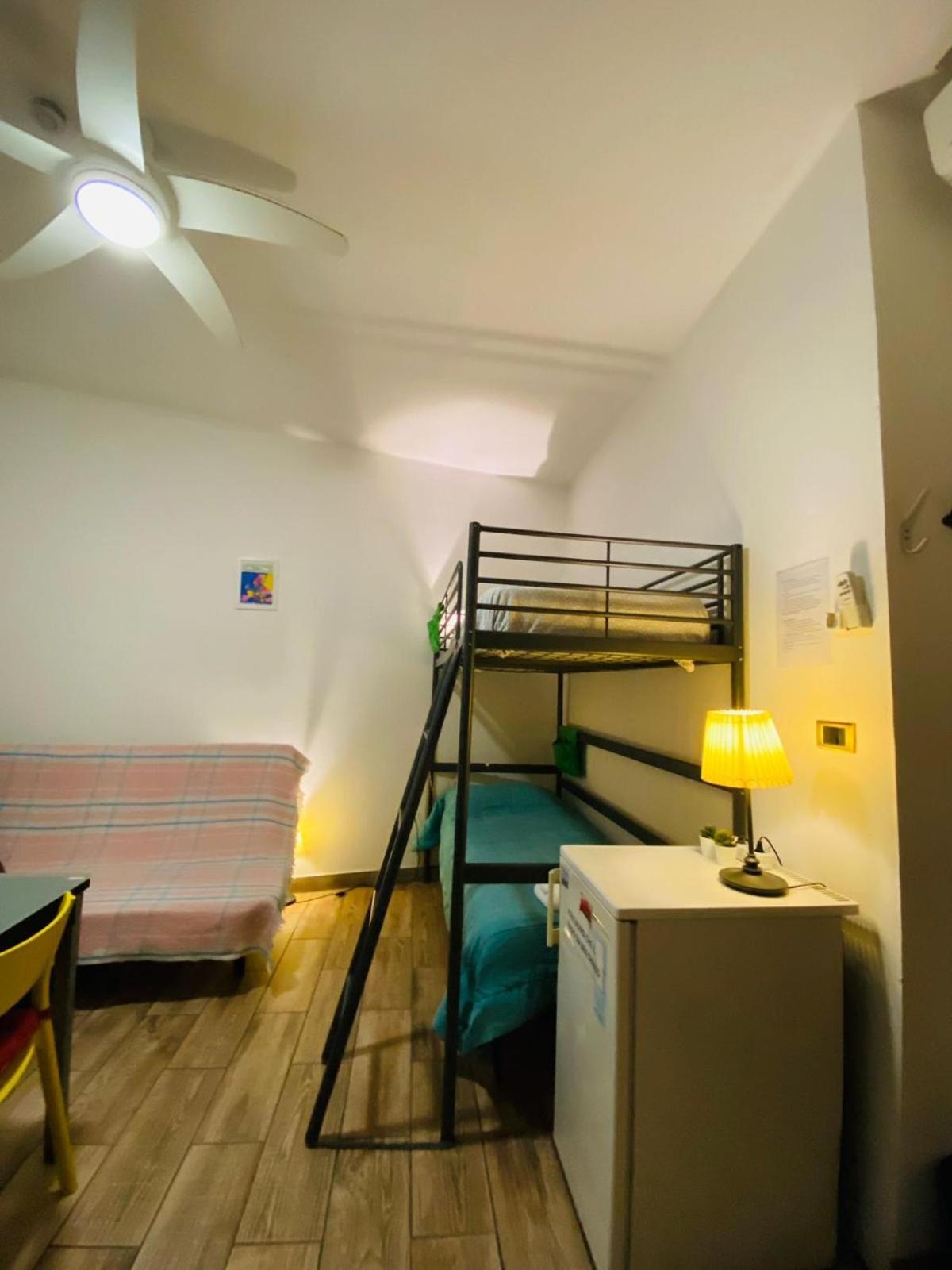 Europe Station Rooms Parma Bagian luar foto