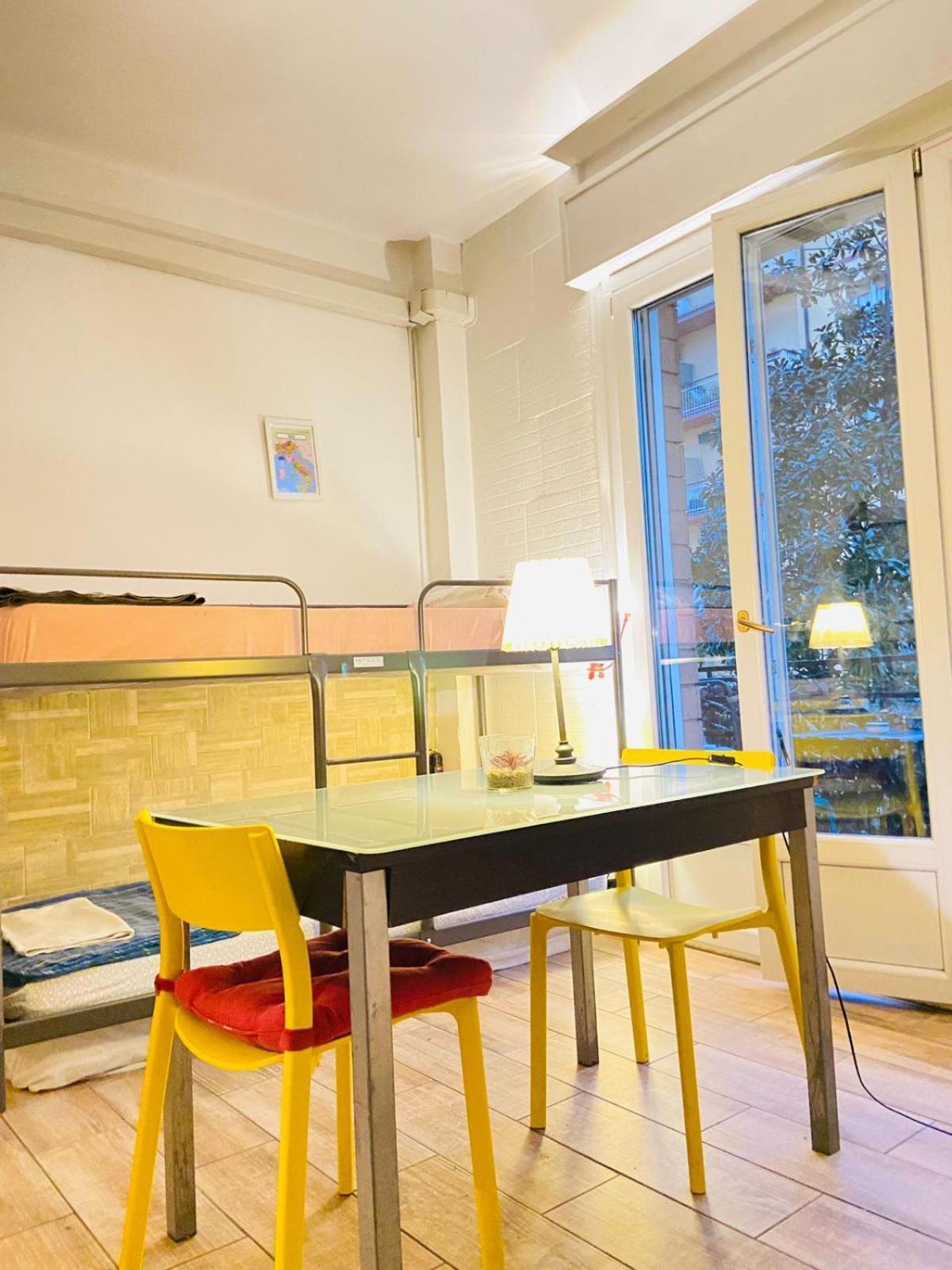 Europe Station Rooms Parma Bagian luar foto